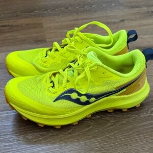 Saucony Peregrine 14 Women's Sneakers Trail Run Hiking - Neon Yellow. Size 9